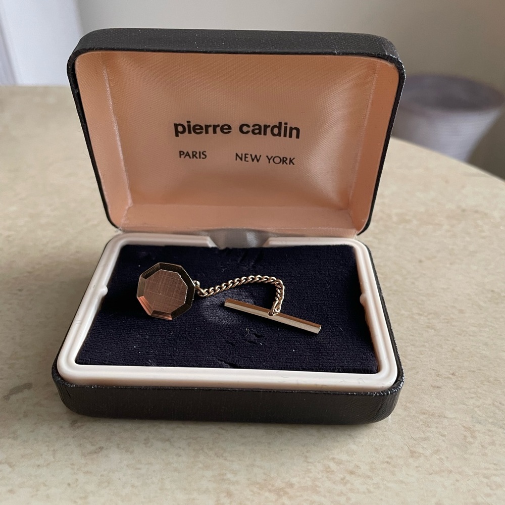 Stylish Pierre Cardin tie tac-new! - Picture 2 of 3